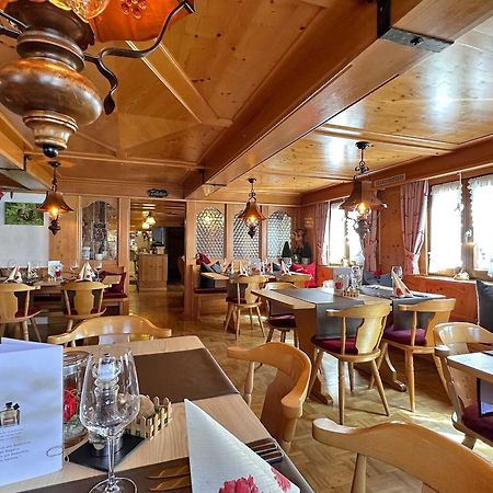 Hotel Hirschen Menzenschwand-Hinterdorf エクステリア 写真