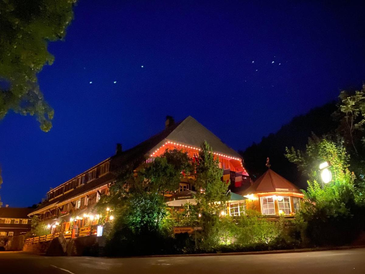 Hotel Hirschen Menzenschwand-Hinterdorf エクステリア 写真