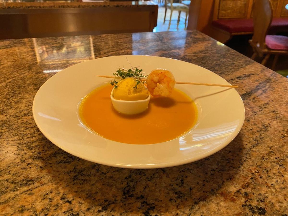 Hotel Hirschen Menzenschwand-Hinterdorf エクステリア 写真