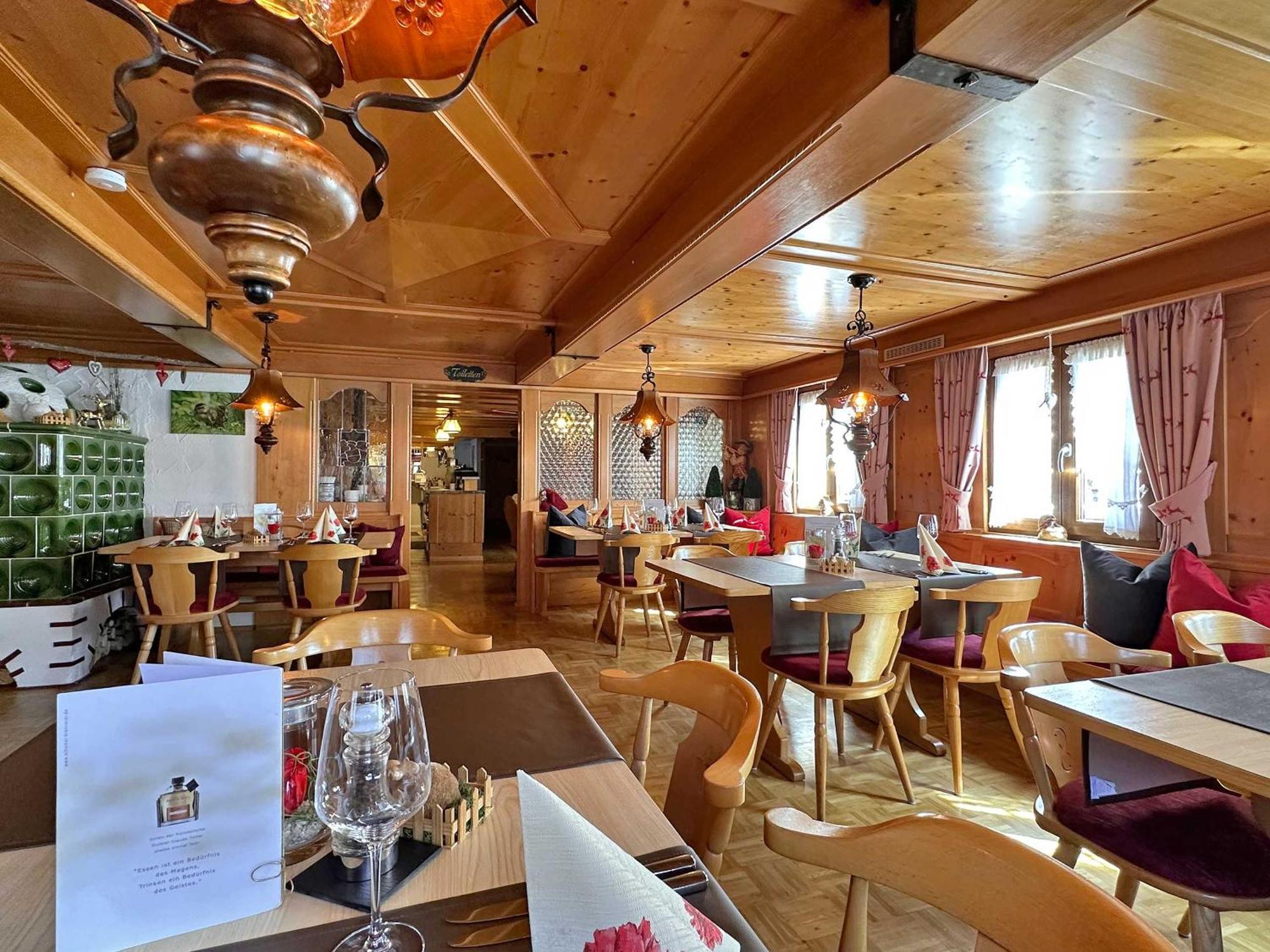 Hotel Hirschen Menzenschwand-Hinterdorf エクステリア 写真