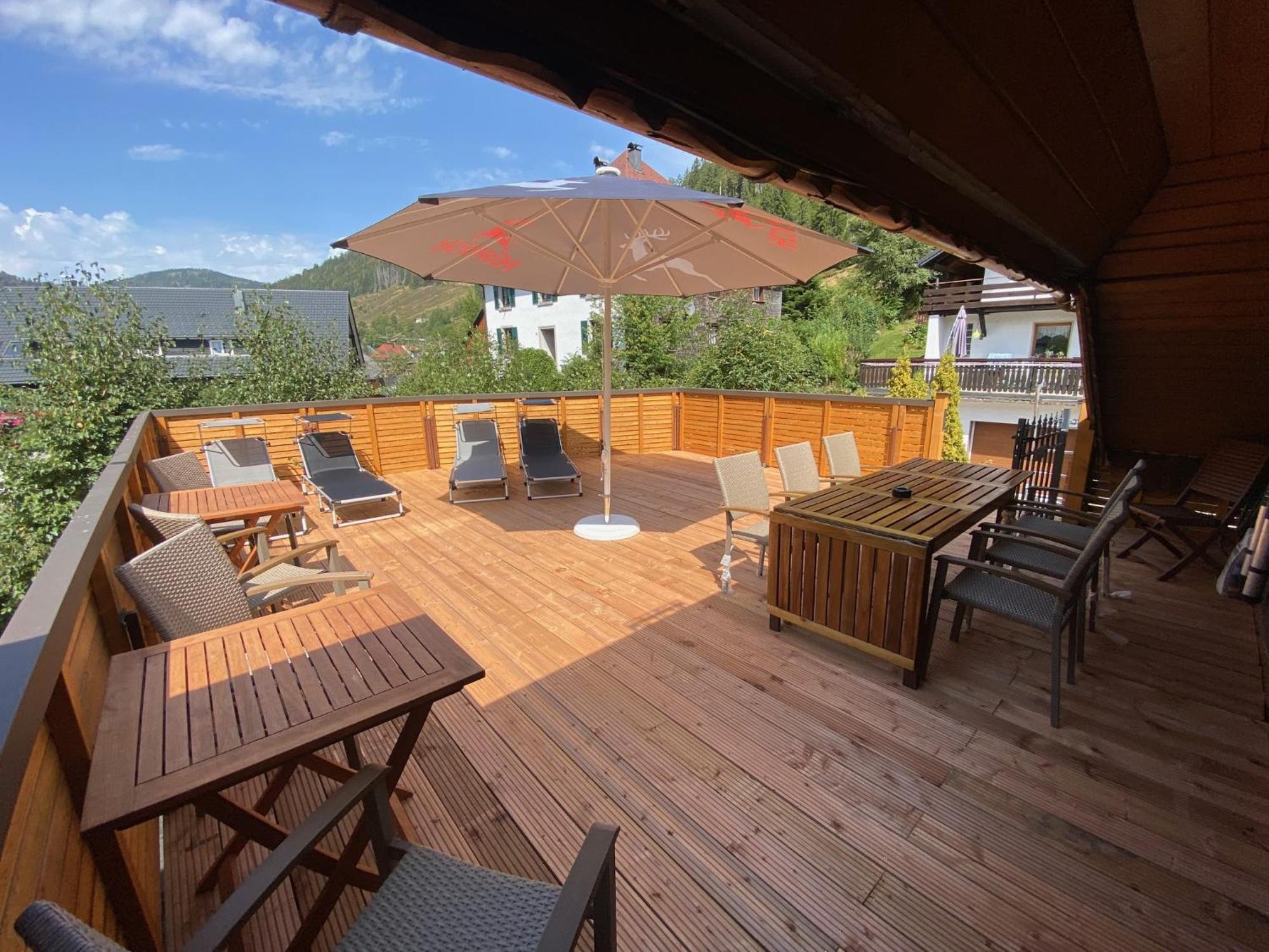 Hotel Hirschen Menzenschwand-Hinterdorf エクステリア 写真